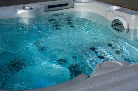 Entretien de spa &agrave; Luzillat, comment pr&eacute;server votre bien-&ecirc;tre au quotidien ?